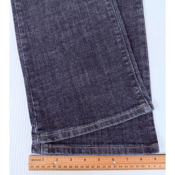 Levi's 512 Women's Perfectly Slimming Boot Cut Ankle Jeans Size 8P (Fit 28x28) - Picture 9 of 12